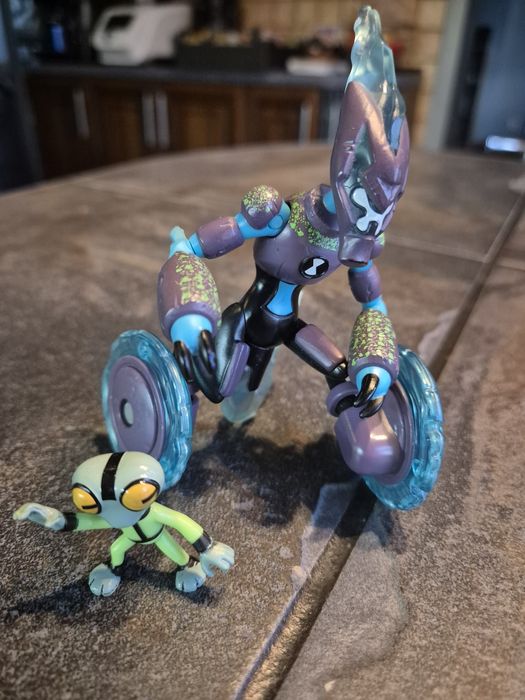 Figurka z serii Ben10 Szybcior