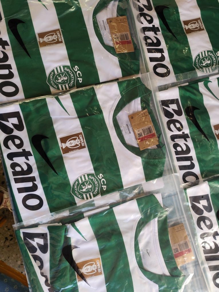 Camisolas Benfica e Sporting