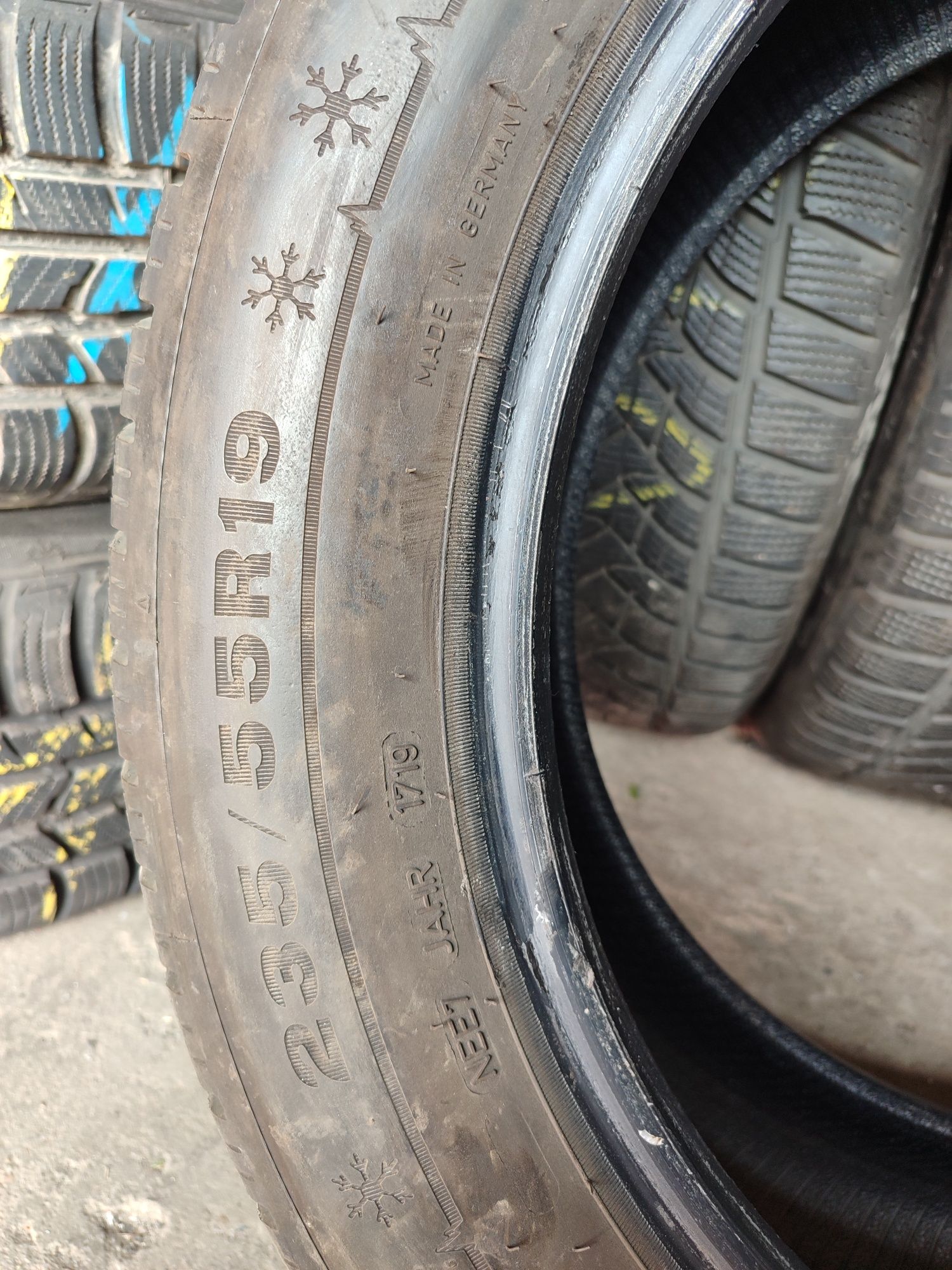 Резина зима 235.55.19 dunlop пара