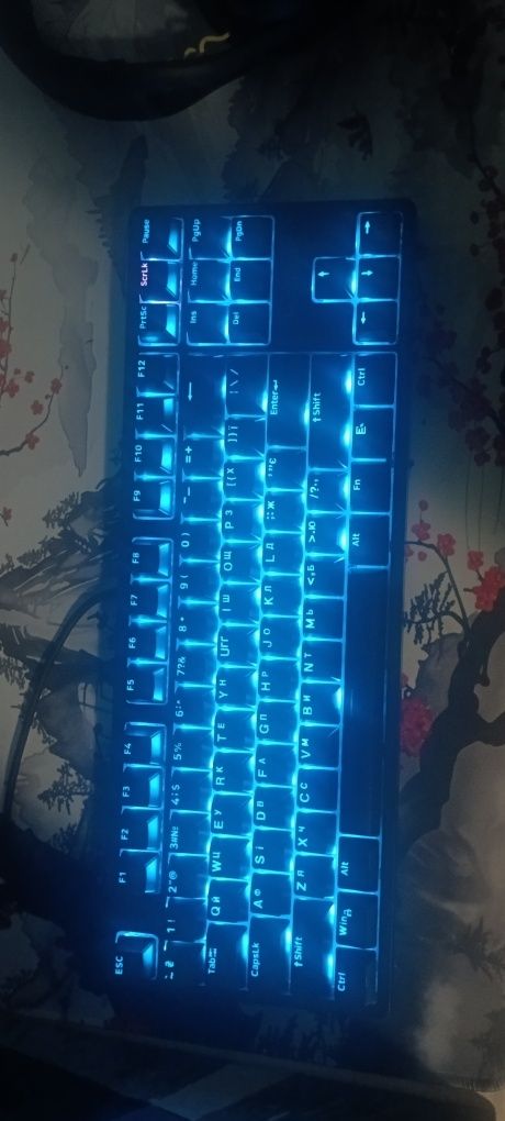 Продам игровую клавиатуру Hator Rockfall mecha tkl 2