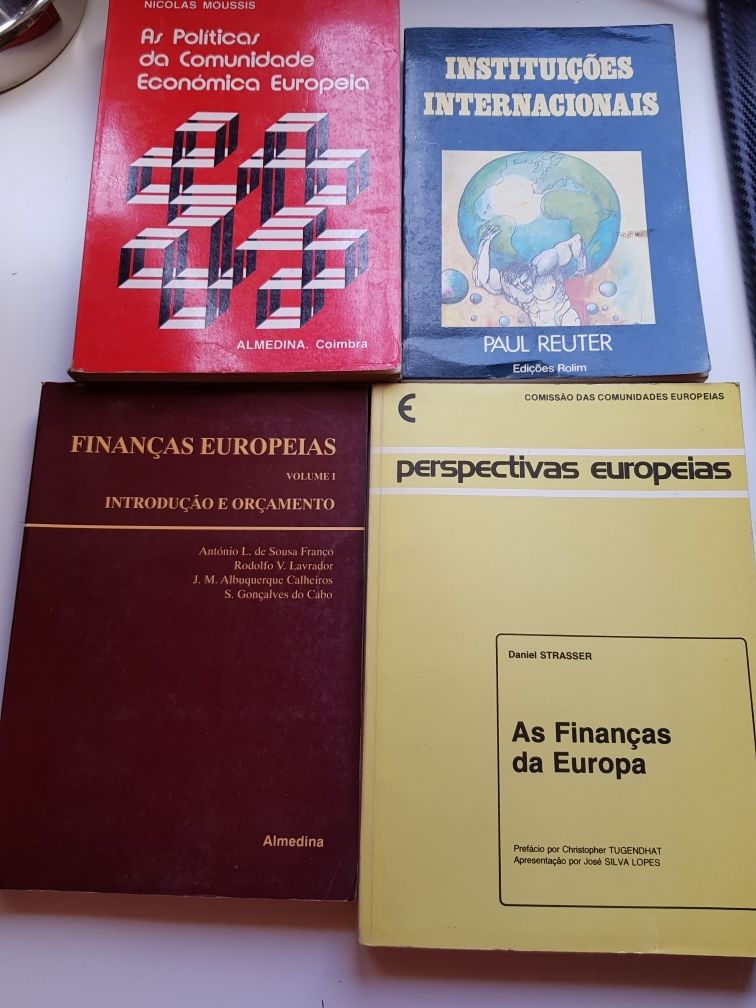 Livros direito, economia e finanças europeia e internacional