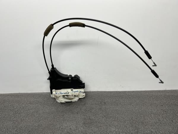 Fechadura / fecho porta frente direito MITSUBISHI Lancer VIII Sedan (C