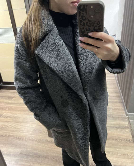 Продам пальто из качественного искусственного каракуля. Новое, 10/10