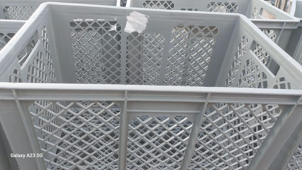 30 Cestos plástico semi novos com marca alimentar