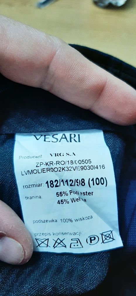 Garnitur granat firmy VESARI