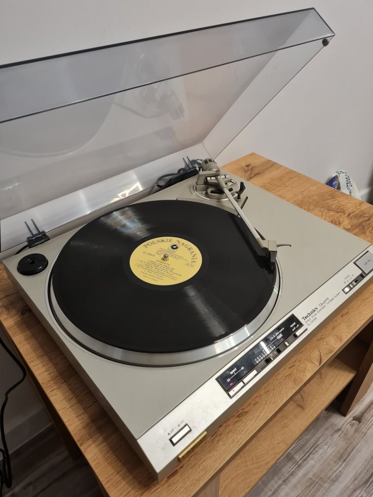 Gramofon Technics  sl-qx300