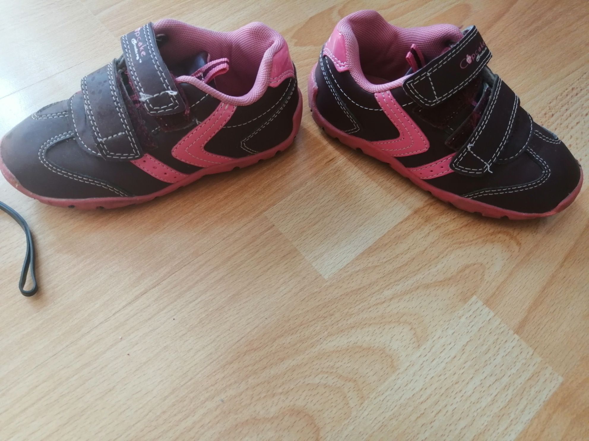 Buty sportowe na rzepy 28 Cupcake adidasy