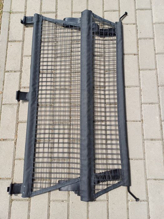 Siatka przegroda bagażnika.