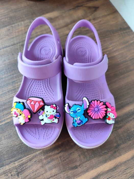 Crocs c12 29 30 gumowe sandały do wody basen przypinki Stitch Kuromi