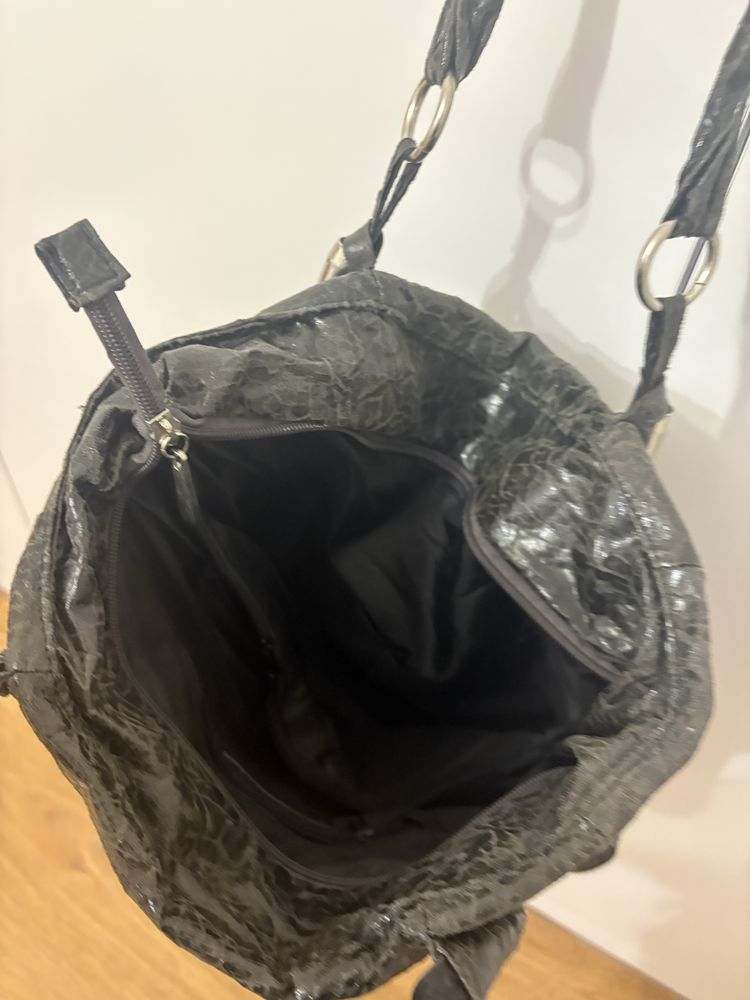 Klasyczna czarna torba na ramię shopperka