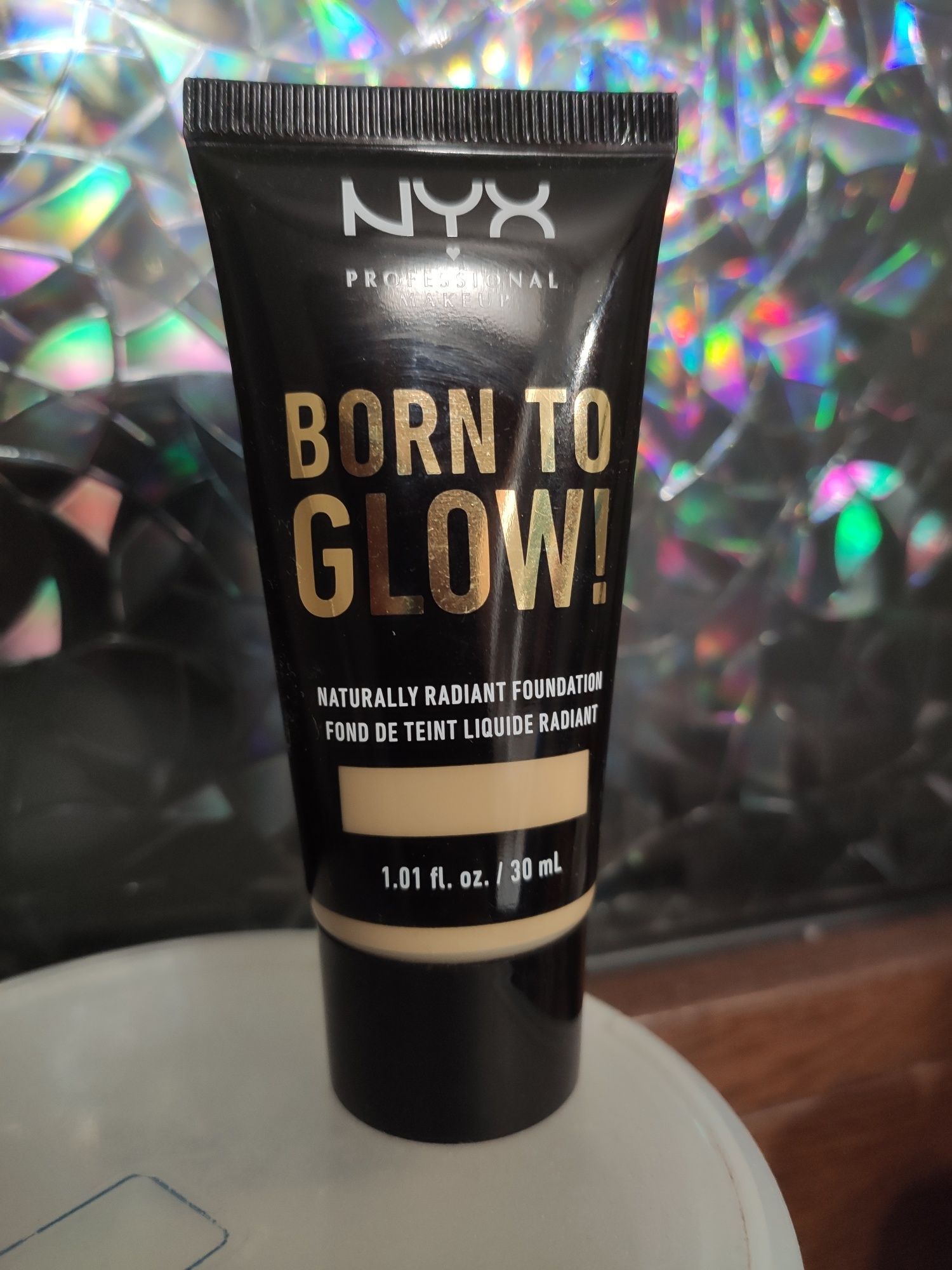 podkład NYX born to glow