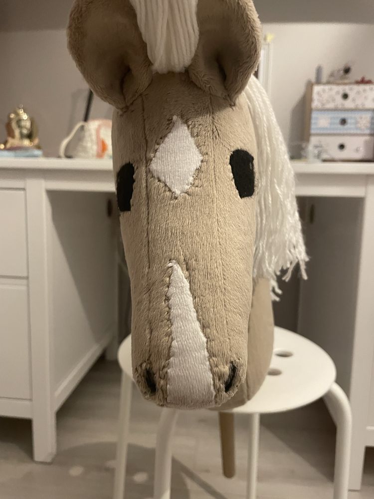 Hobby horse izabelowaty/karmelowy/beżowy A3