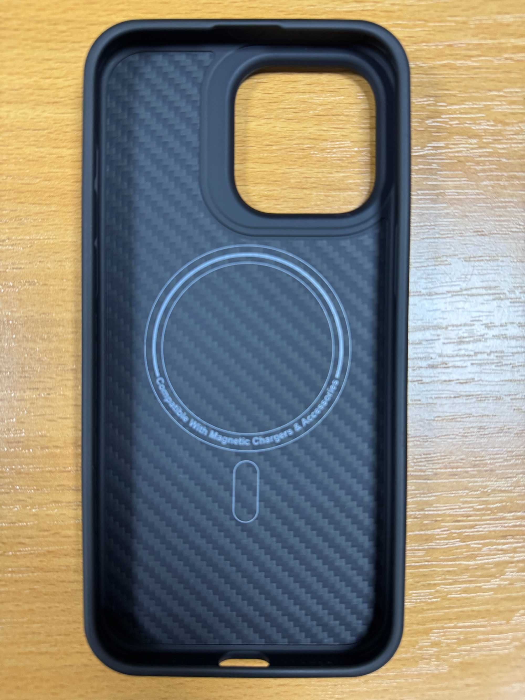 Чохол протиударний iLera Carbon Kevlar MagSafe Apple iPhone 15 Pro Max