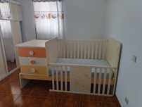 Berço de bebê convertível em cama