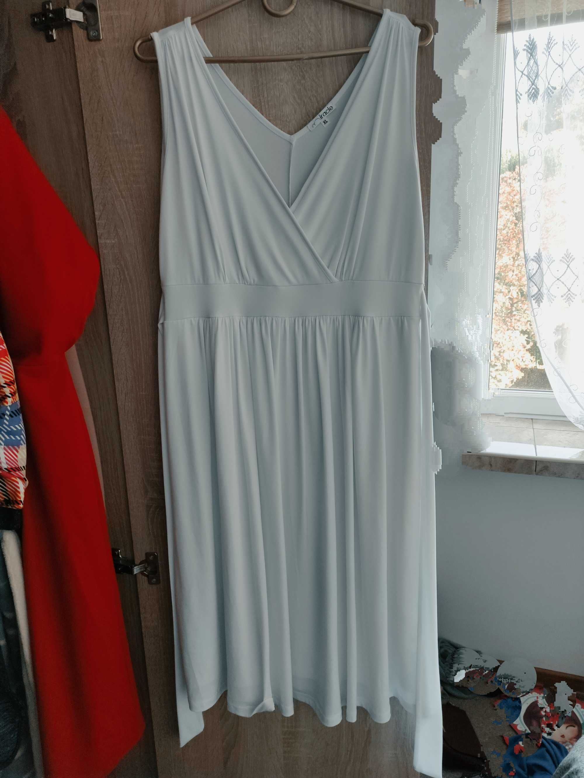 Nowa biała sukienka