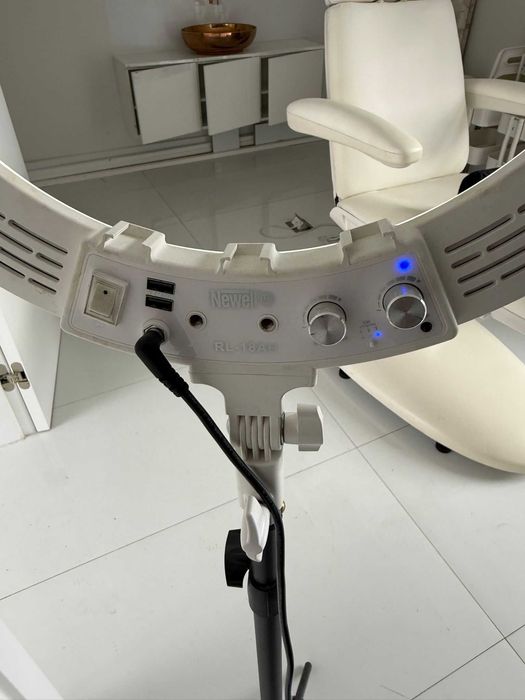 Lampa pierścieniowa LED NEWELL RL-18A Mało Używana