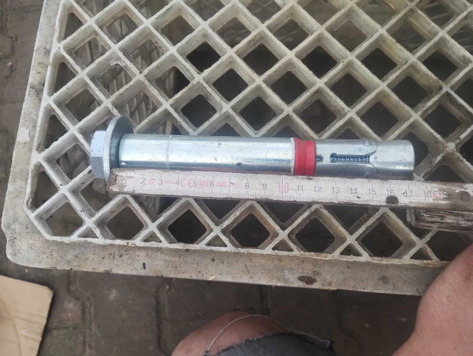 Kotwy kołki rozporowe 28 mm hdlm Hilti 12 sztuk