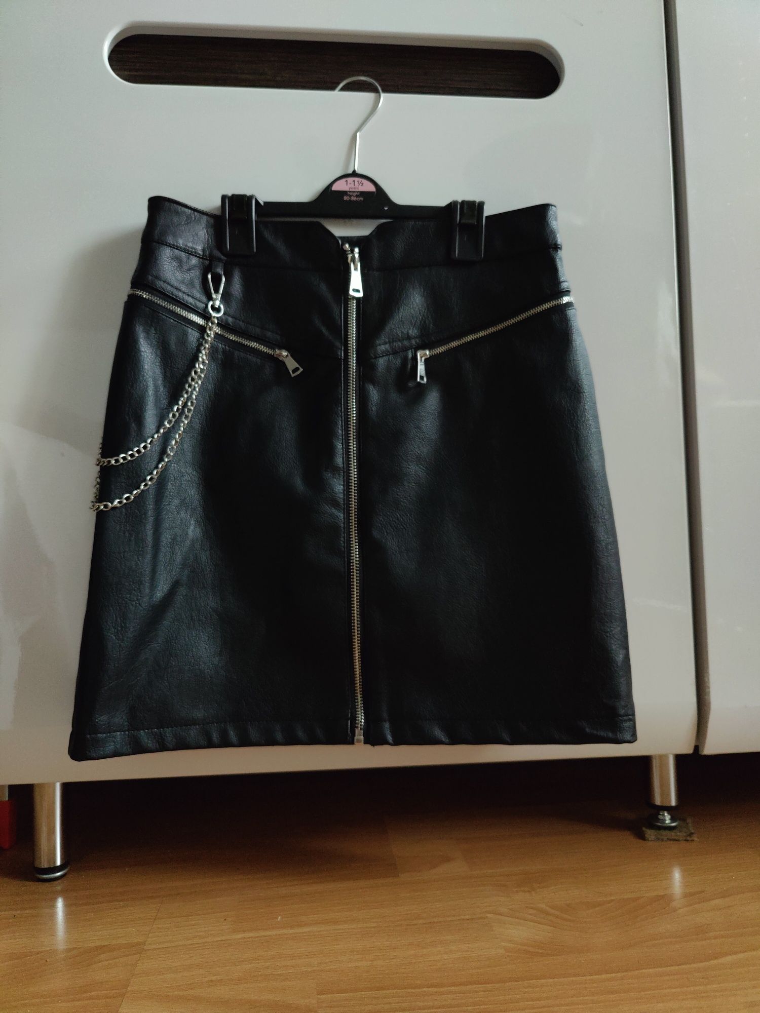 Черная мини юбка из кожзам, размер S