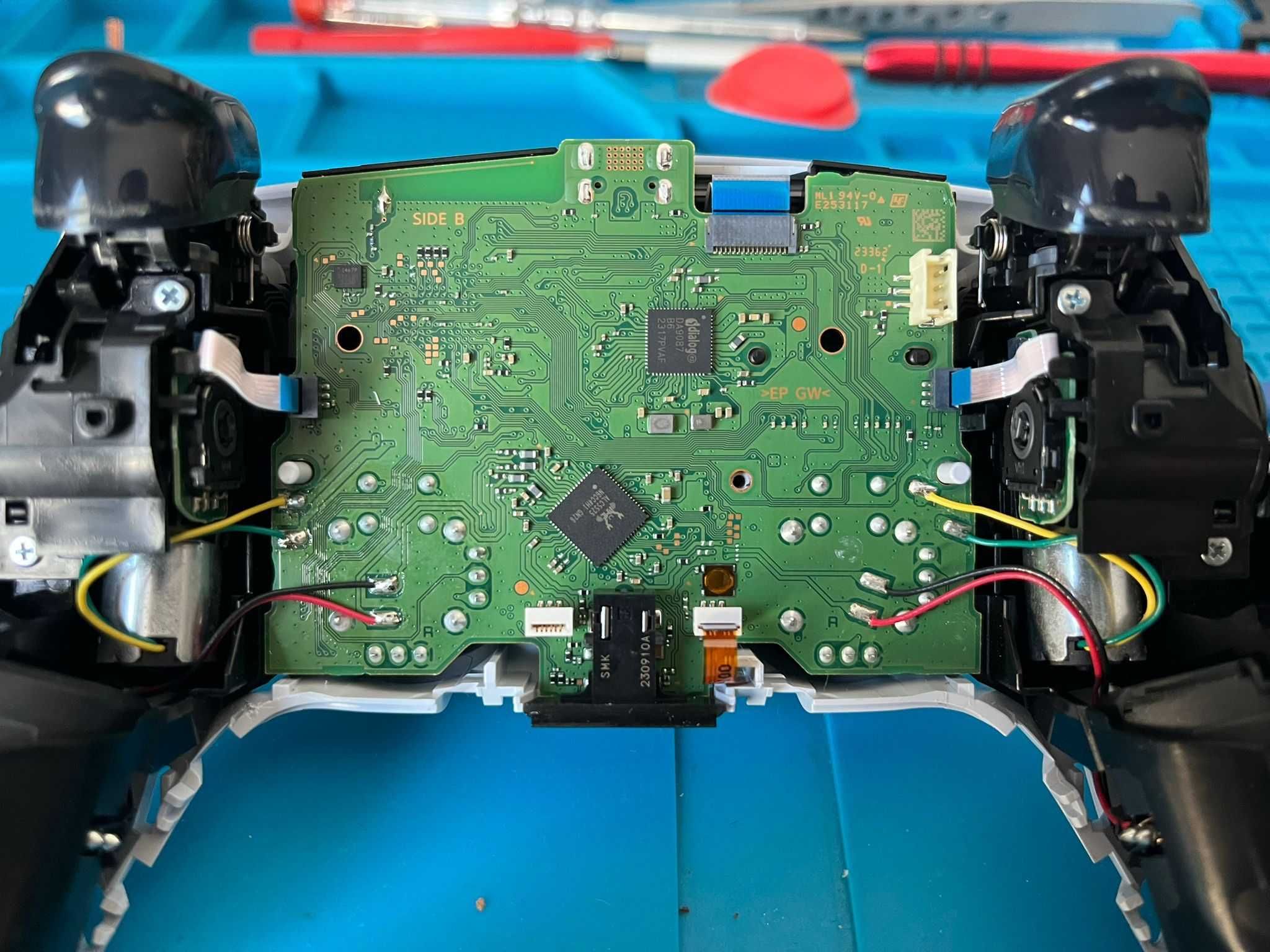 Reparação de Drift no Comando PS5 (DualSense)