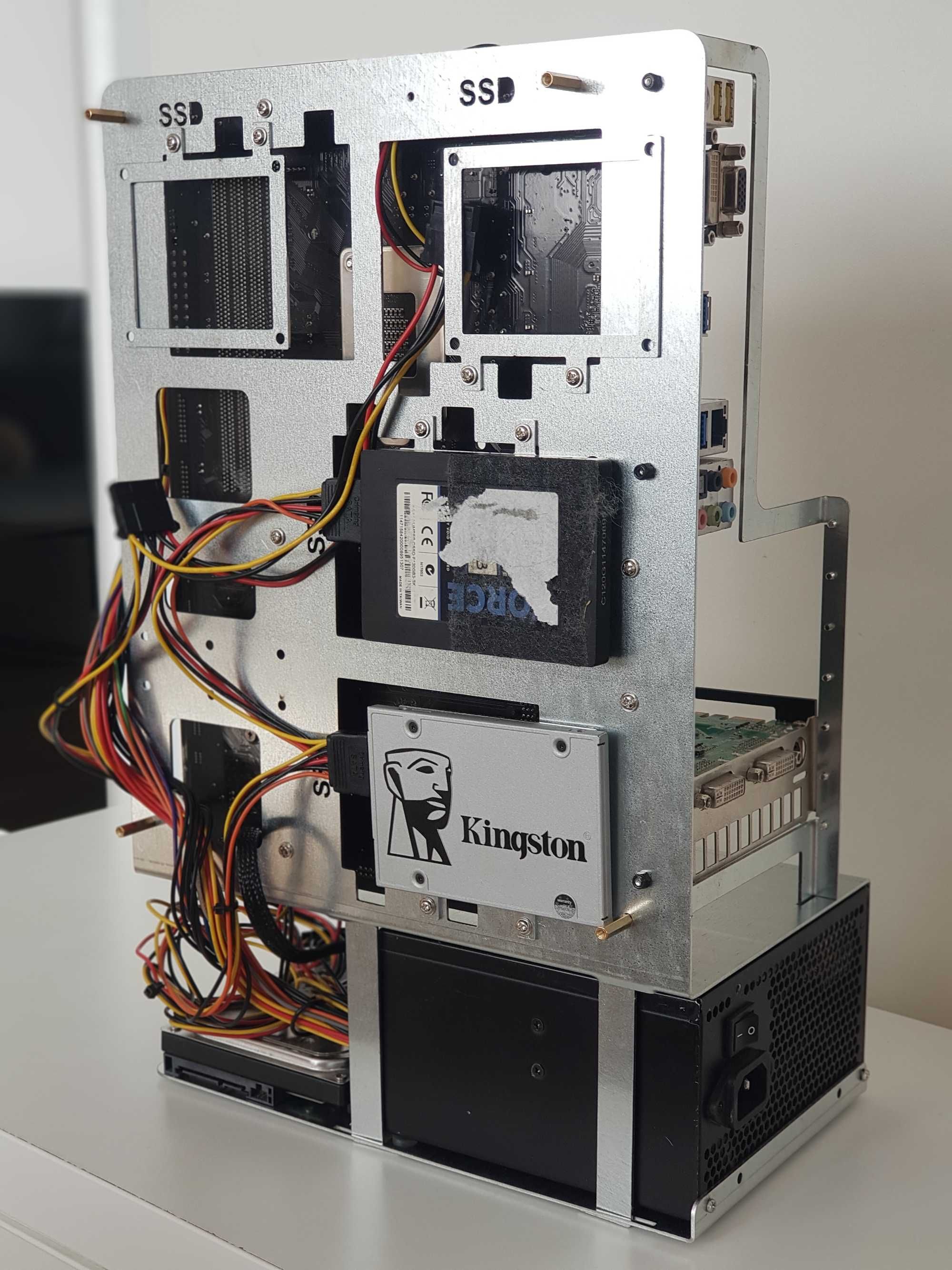 Gamingowa Open PC - V. 4 x SSD, 1 x HDD świetny wygląd