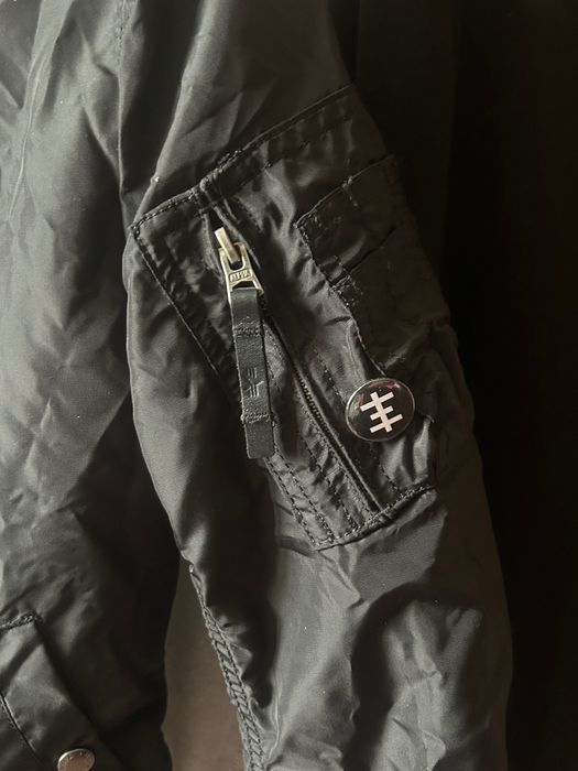 бомбер Alpha Industries MA-1):