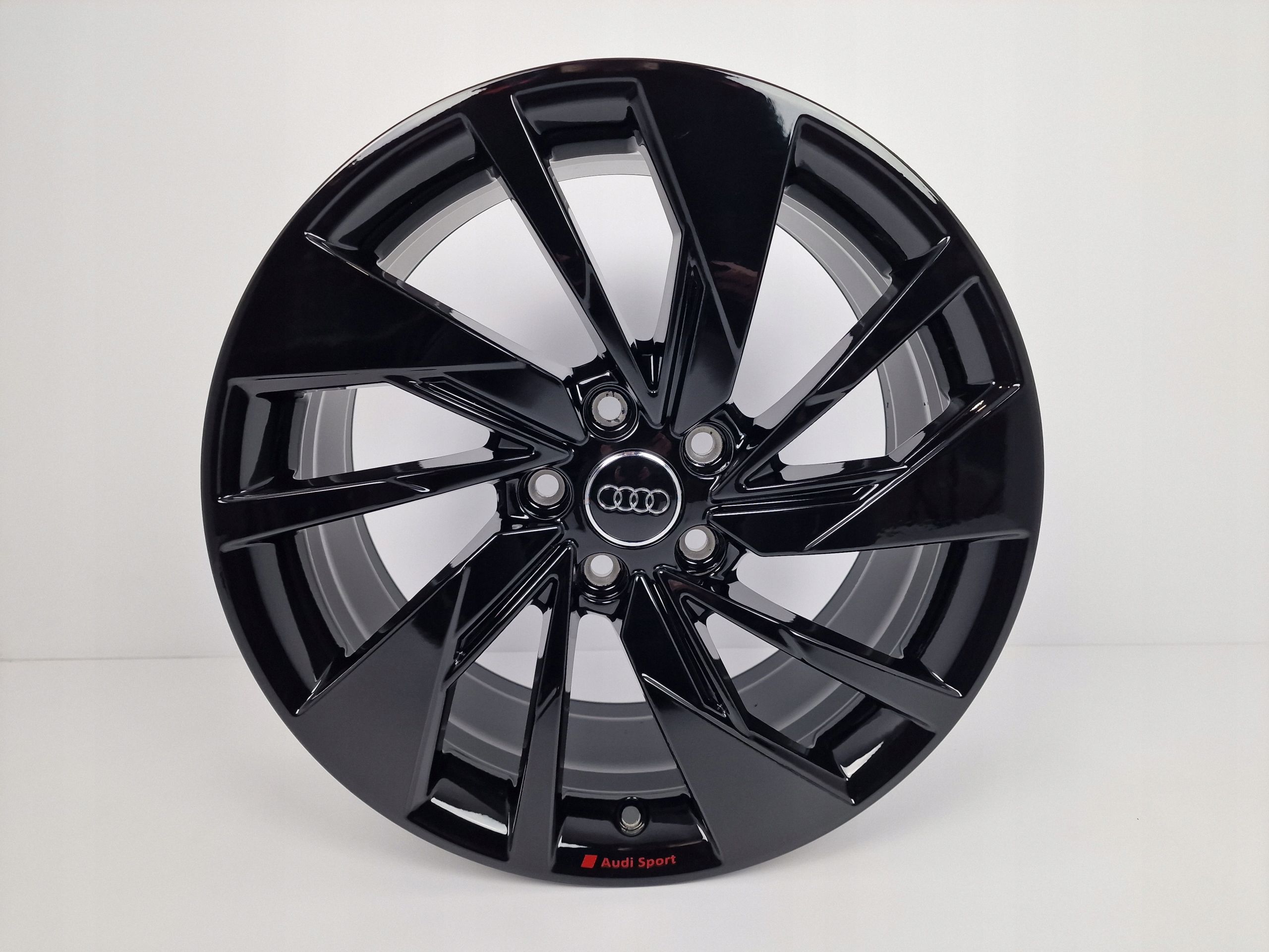Oryginalne Felgi Audi 18 S3 A3 A4 A6 A8 Q2 Q3 TT