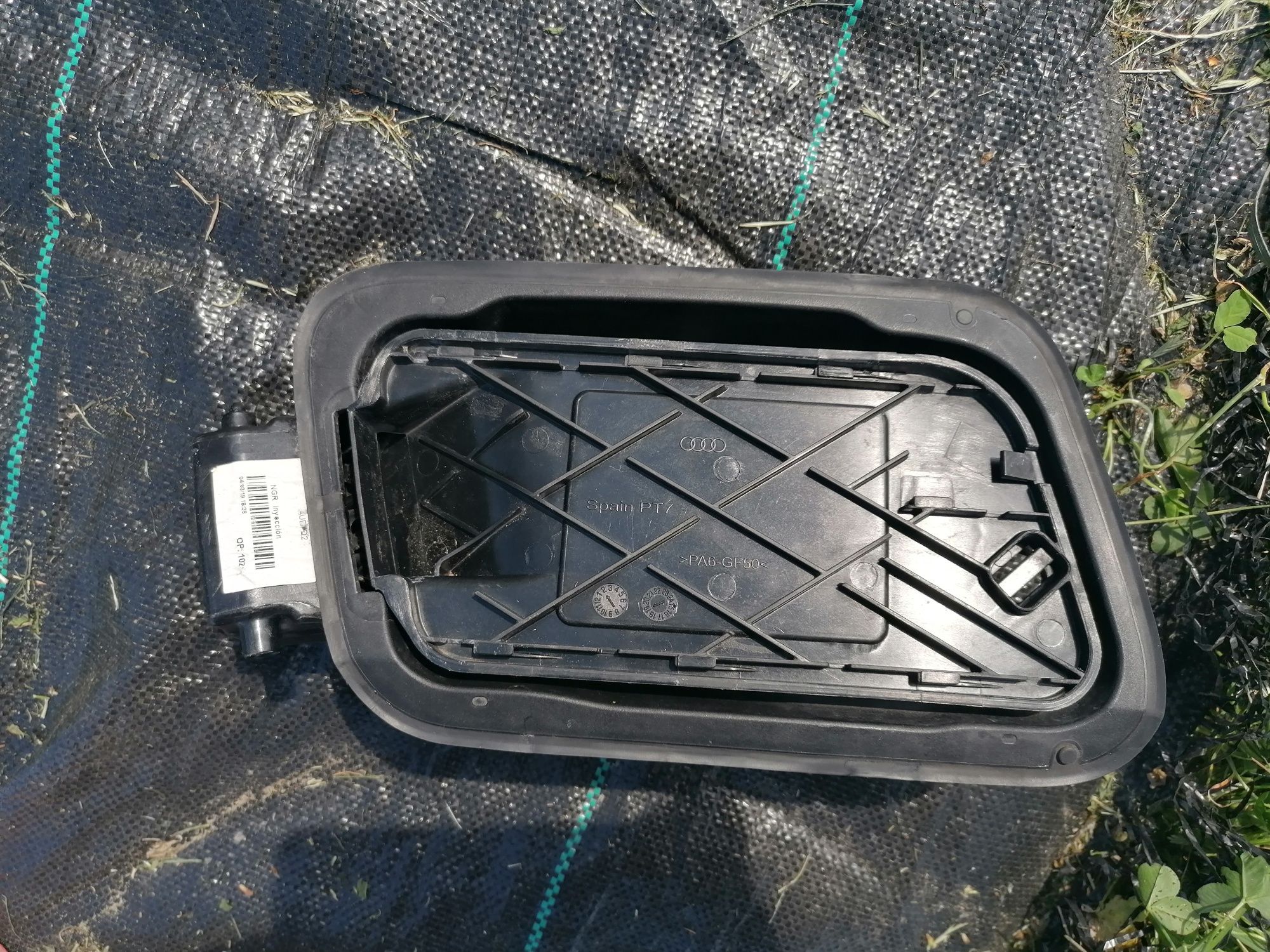 Audi Q2 81A Klapka wlewu paliwa mechanizm