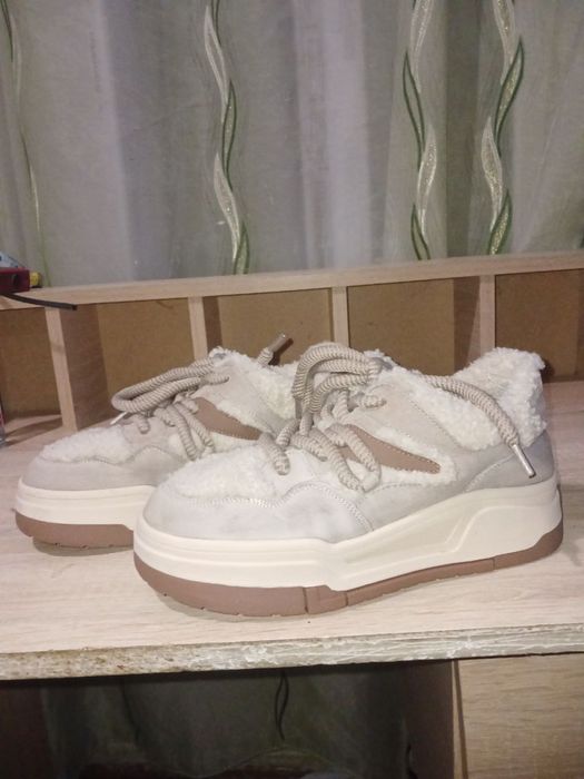 Зимові теплі кросівки Lonza