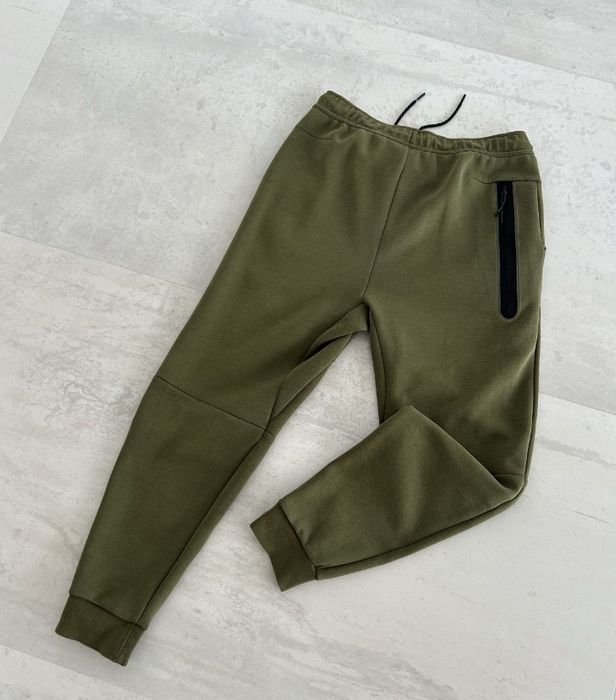 Продам штаны nike tech fleece