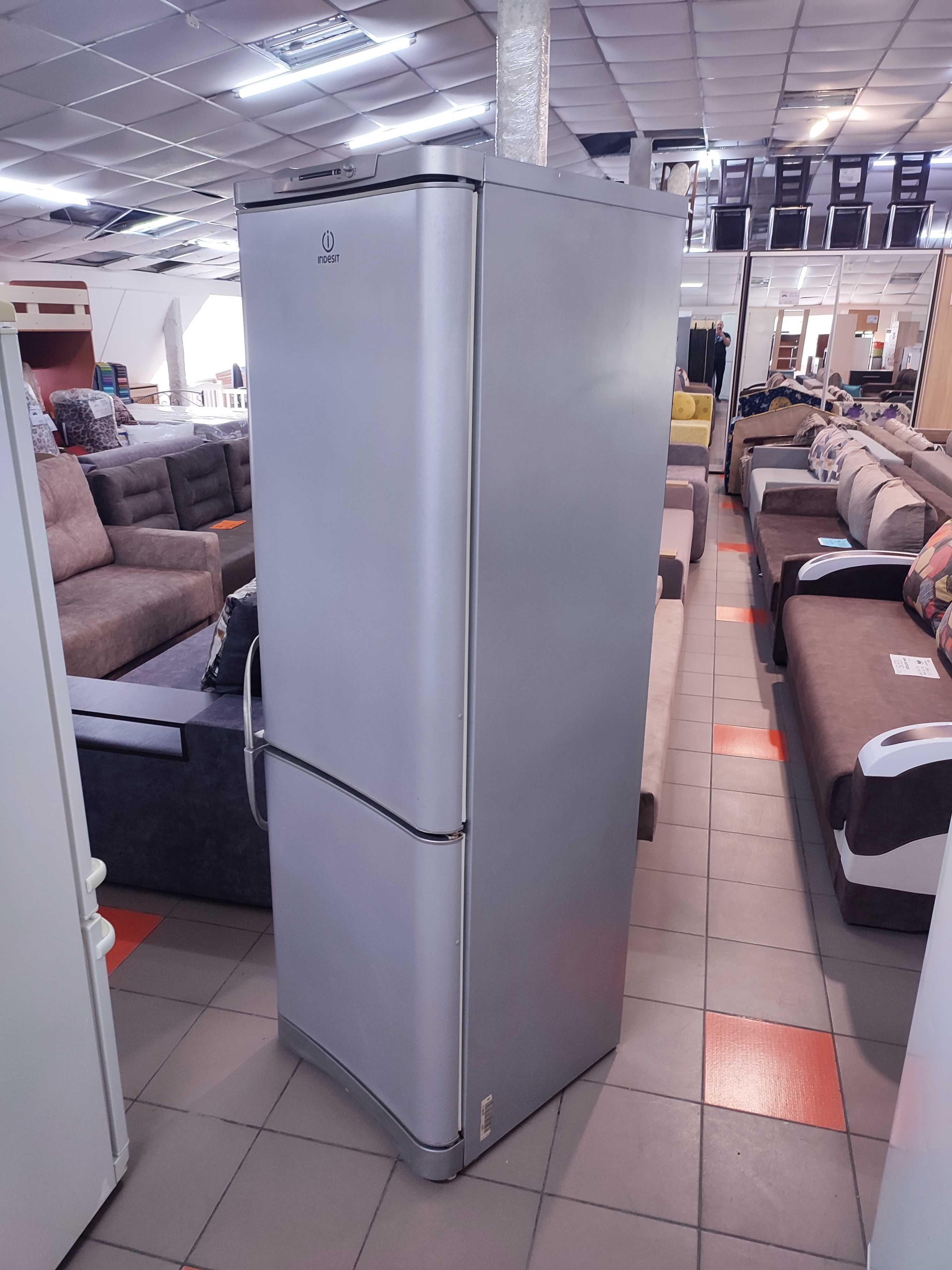 Докамерний холодильник Indesit C138G
