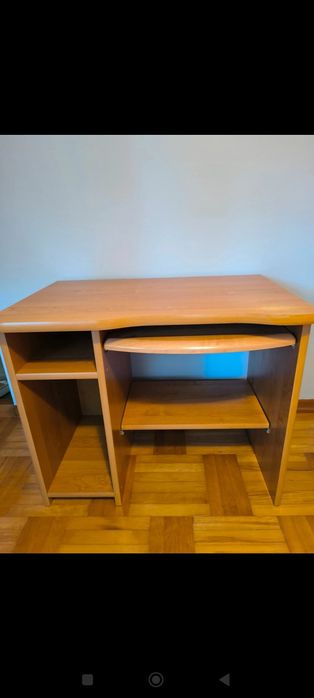 Biurko małych gabarytów