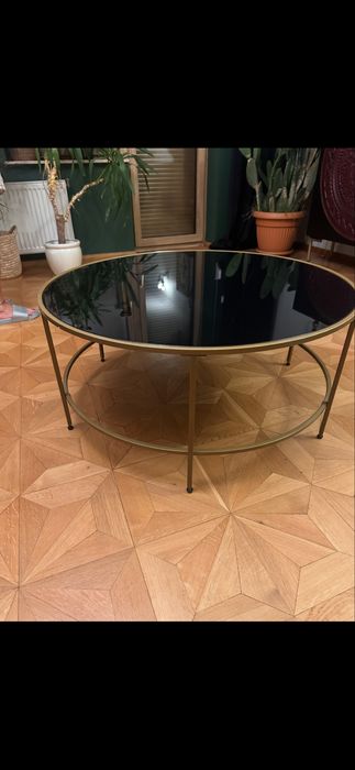 Szklany stół stoliczek na złotych nogach