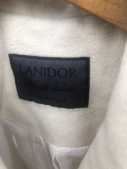 Casaco bege tres quartos Lanidor