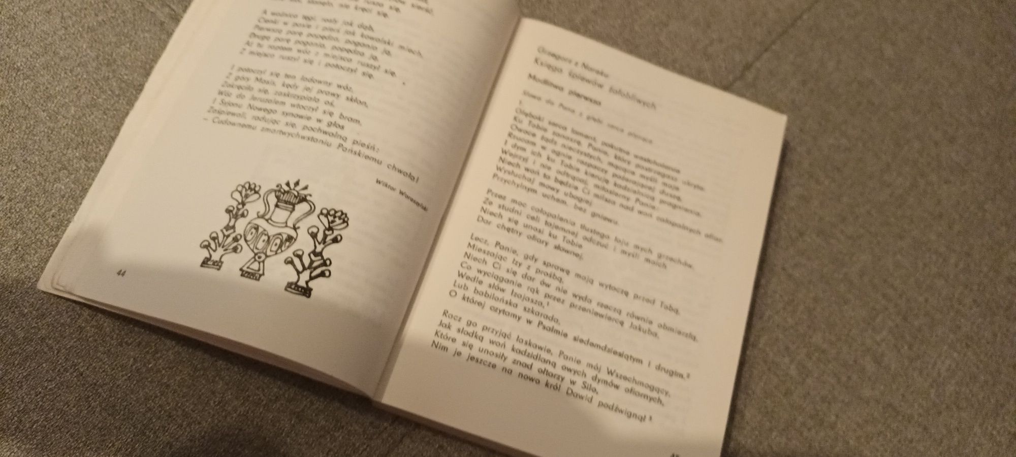 Muza chrześcijańska / ks. Marek Starowieyski / poezja armeńska,