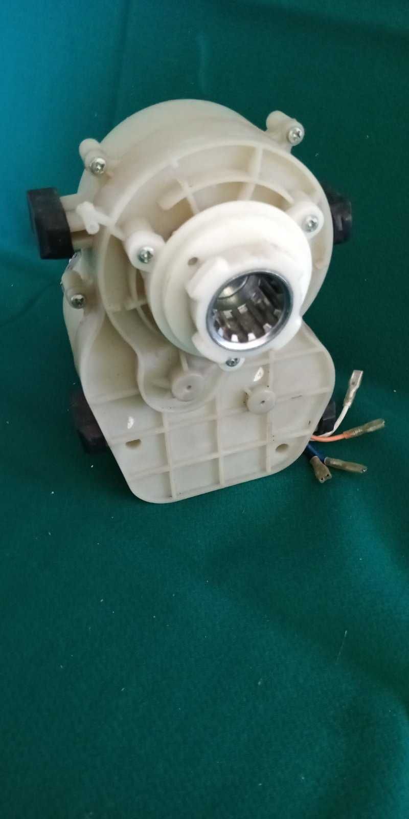 редуктор мясорубки Laretti LR-7203 , (  Gorenje 588967 )