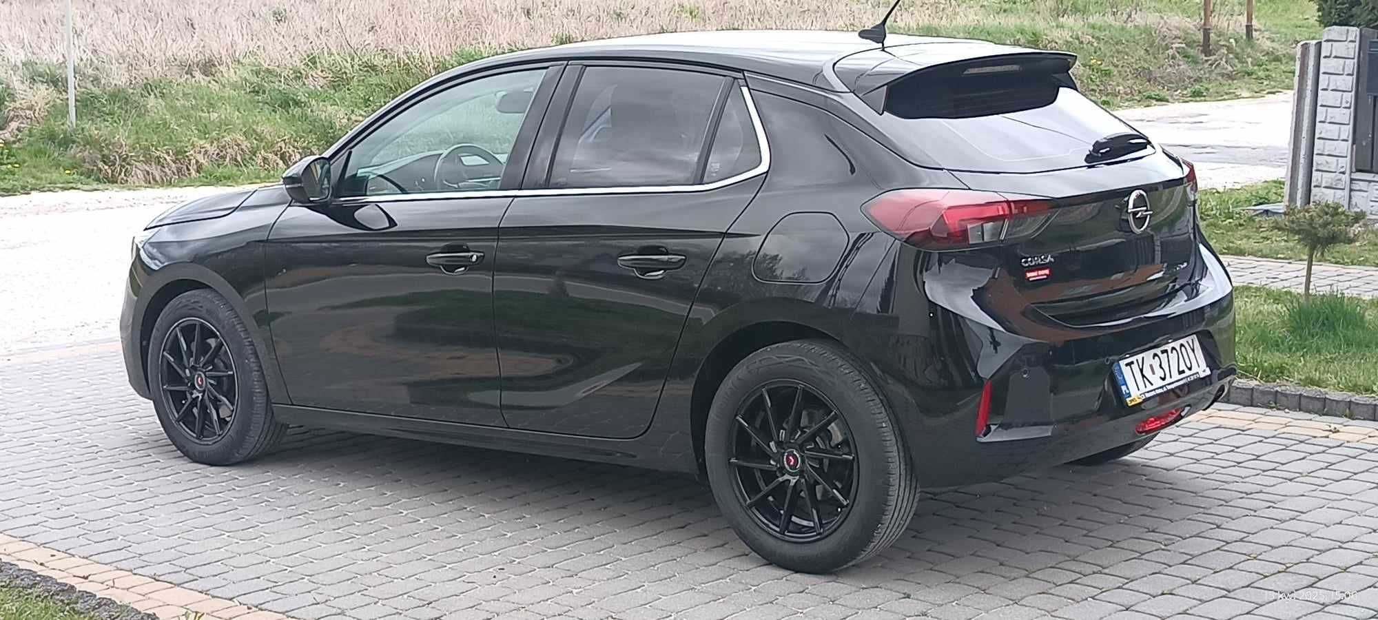 CORSA 1.5 dti BLACK bardzo ładna .