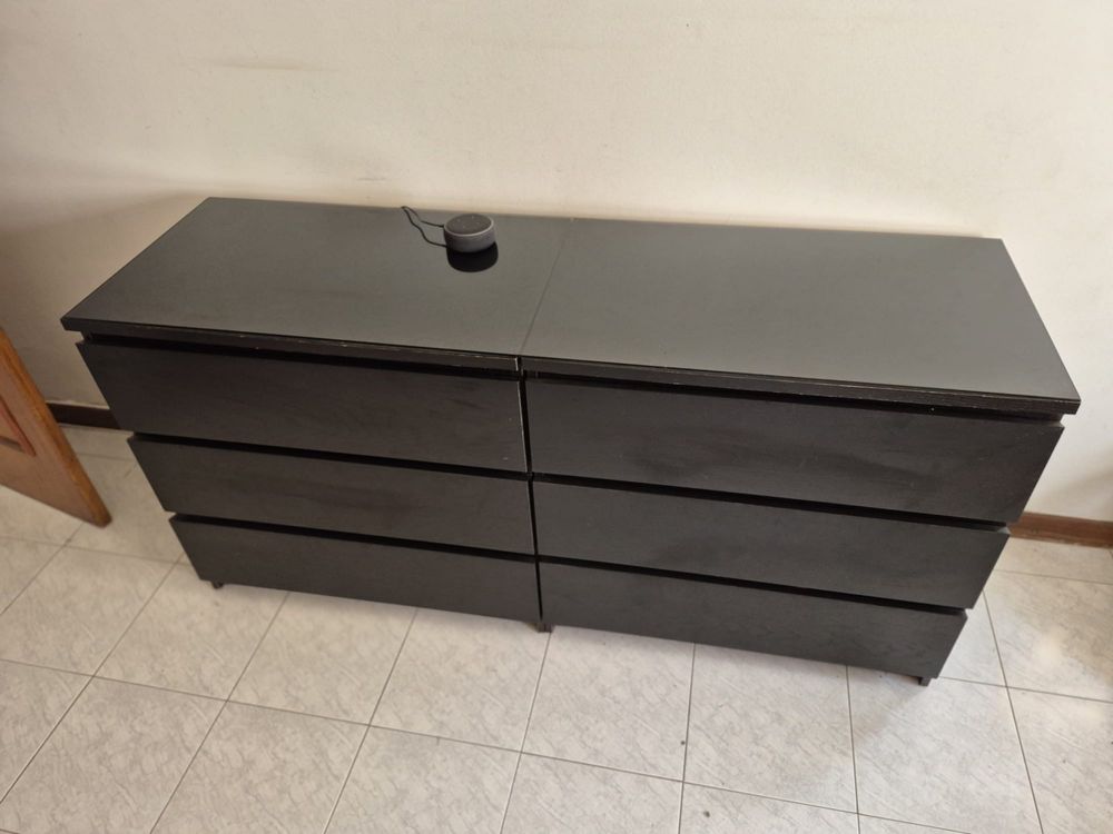 Cómodas pretas com 3 gavetas