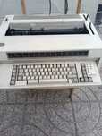 Máquina de escrever antiga IBM 6783