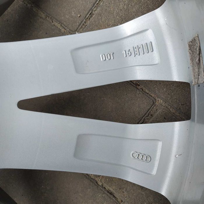 Диски R19 8.5J ET28 оригінал AUDI Ауди Q7 4M VW Touareg 2 CR