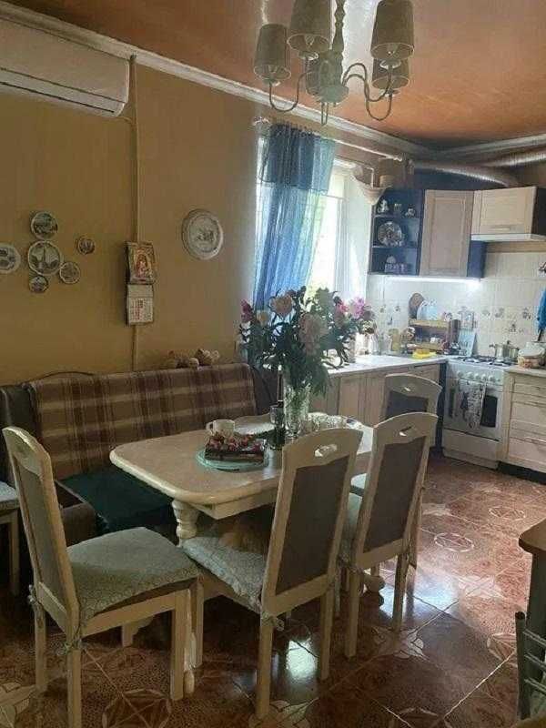 Продам 3-х к. квартиру на Бреуса/Скворцова. Свой гараж и двор.