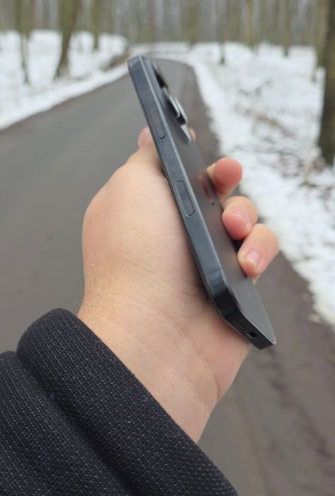 Iphone 16 pro. Європа фізична сімкарта акумулятор 100%