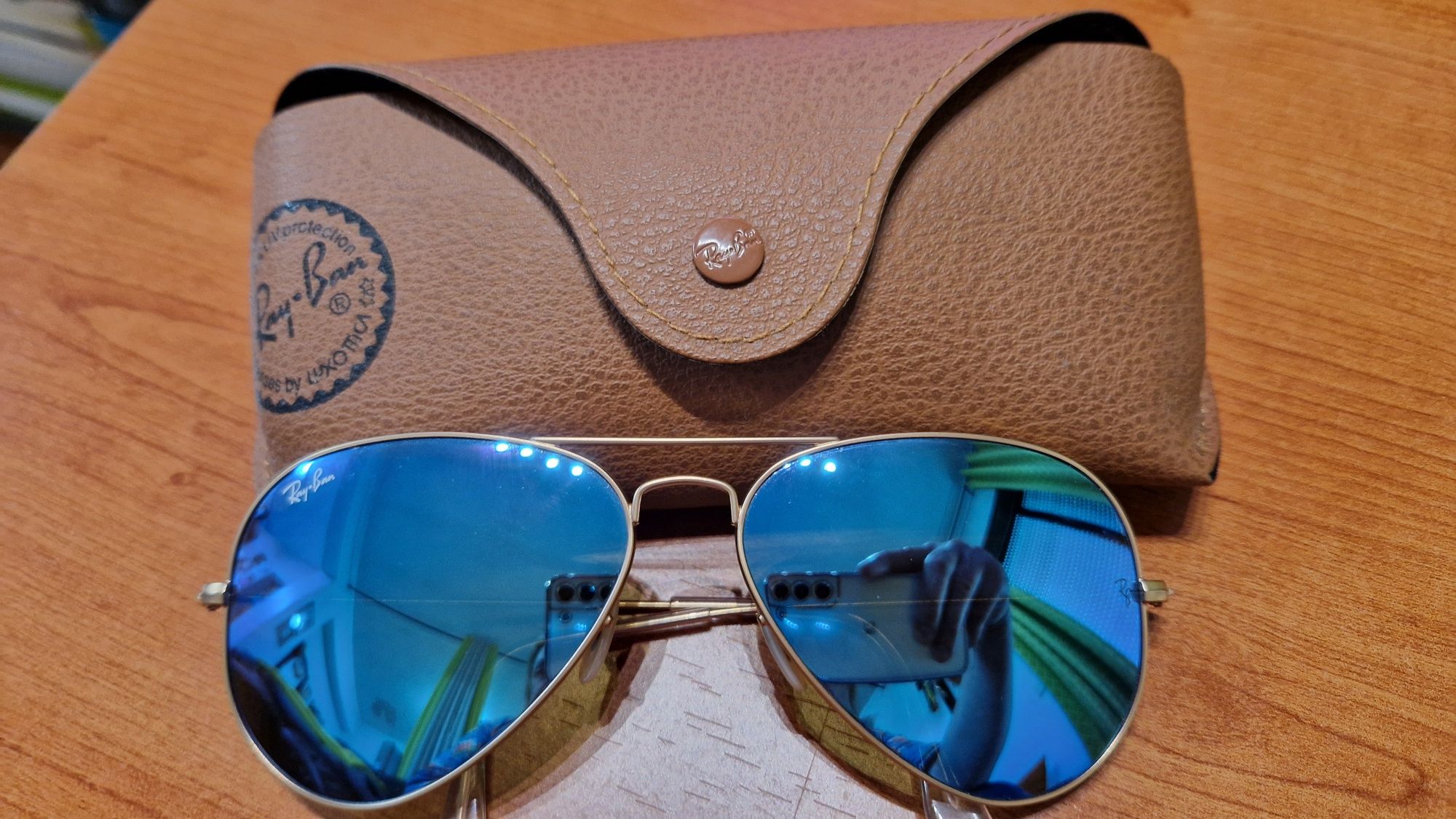 Oculos de Sol de Senhora  .Marcs Ray Ban novos