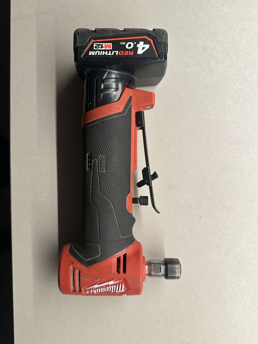 Szlifierka Milwaukee m12 fdga z bateria i ladowarka