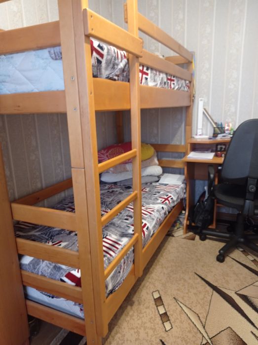 Двухъярусная кровать