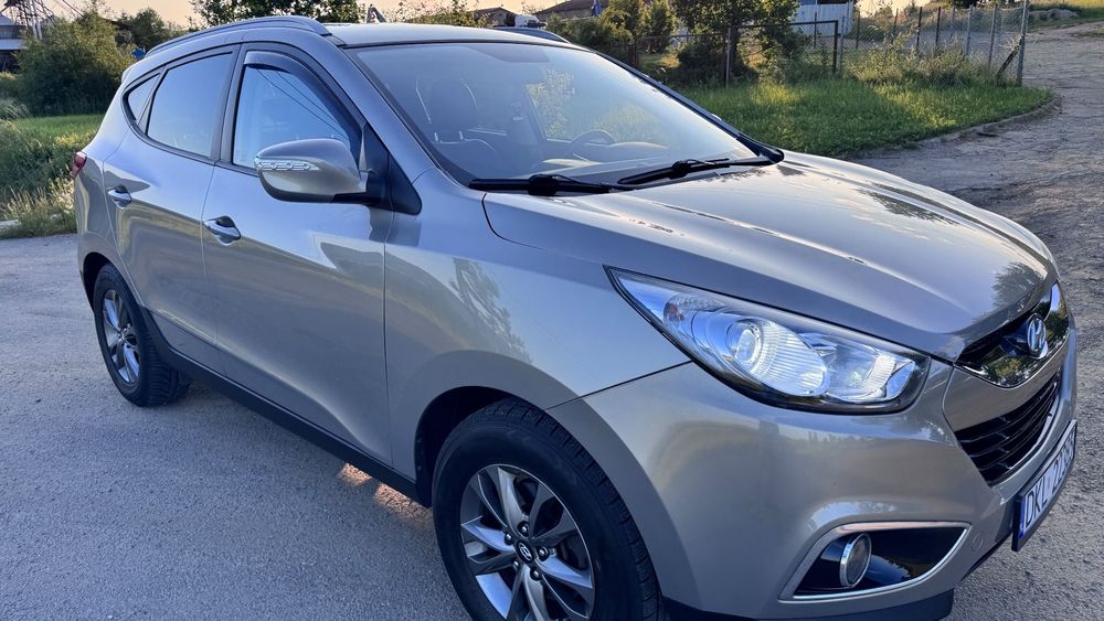 Hyundai ix35 2.0 benzyna  grzane siedzenia xenon , kamera cofania