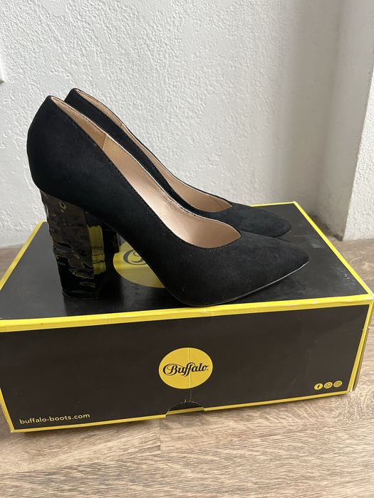 Чорні туфлі Buffalo
