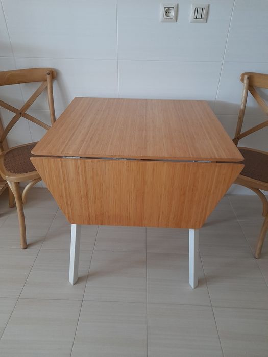 Mesa Ikea com abas