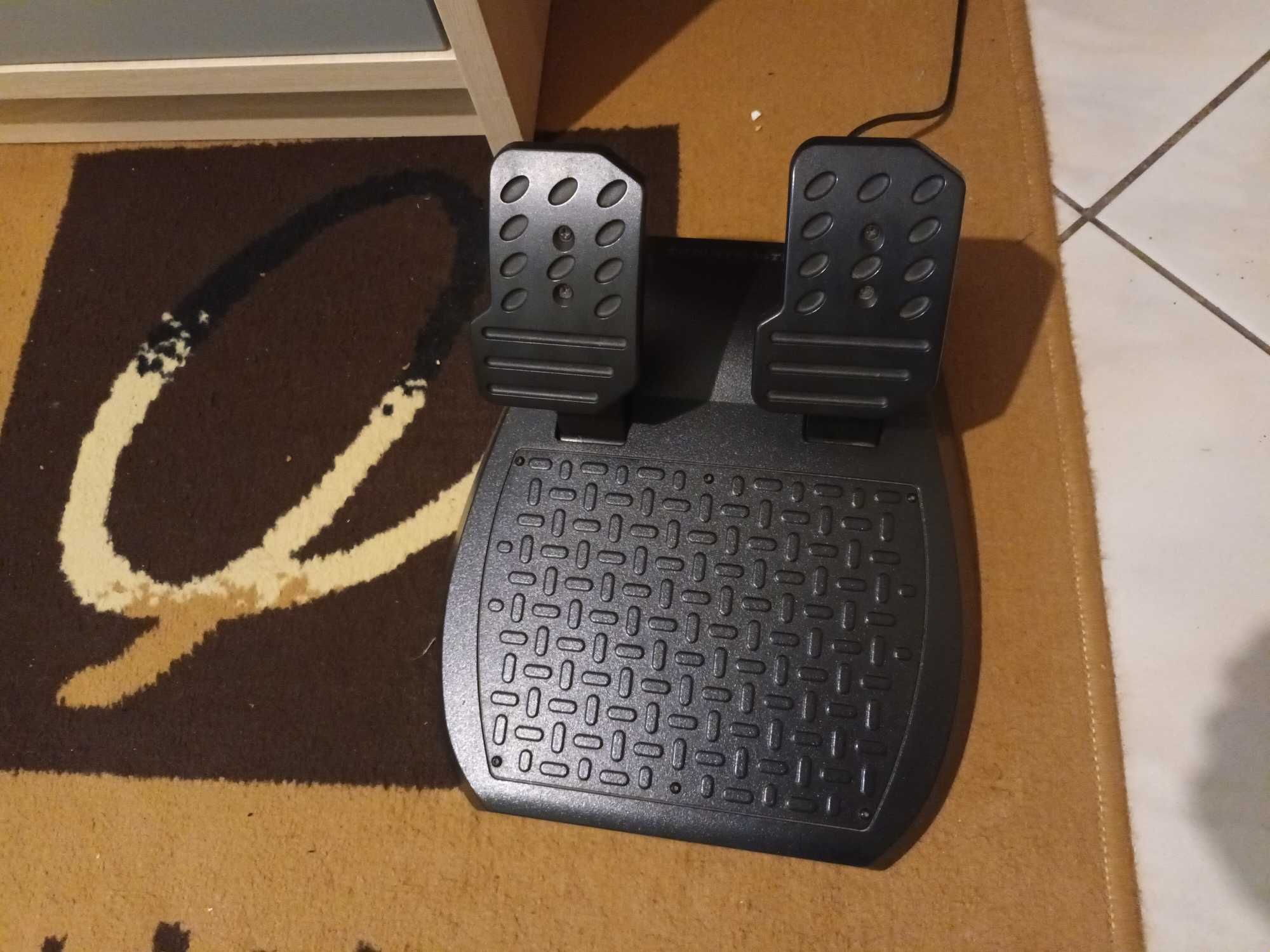 Kierownica ThrustmasterT150 na pc i ps4.MOZLIWOŚĆ ZAMIANY NA INNĄ!!!