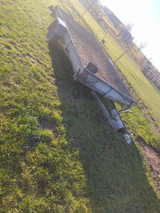 Przyczepa samochodowa hamowana 1250 dmc