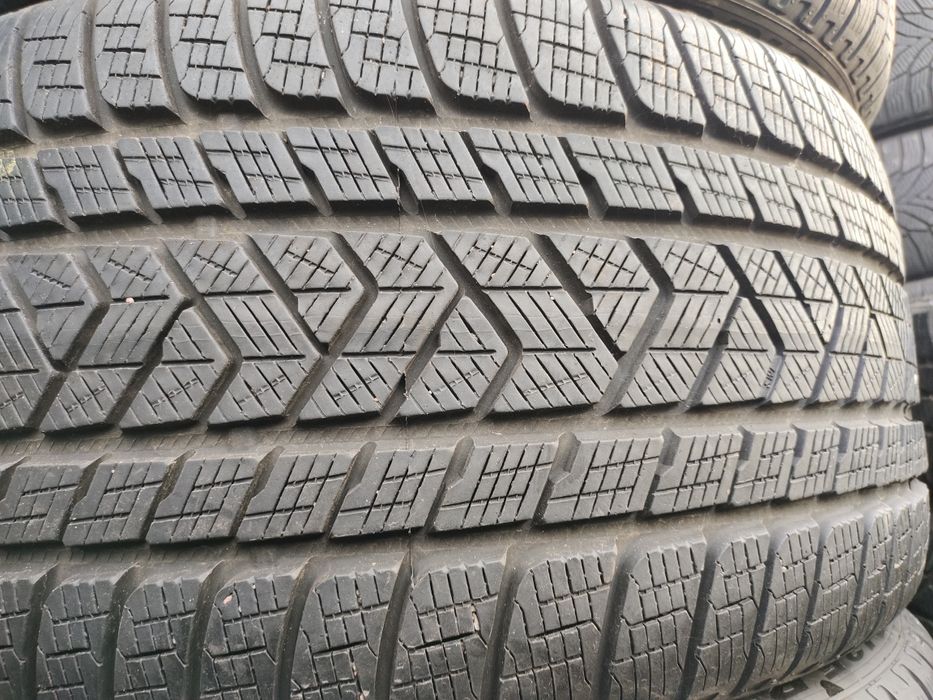 Шини 265/40 295/35 R21 Pirelli різноширокі